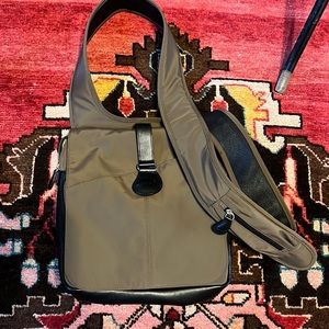 Ameribag - Crossbody travel bag